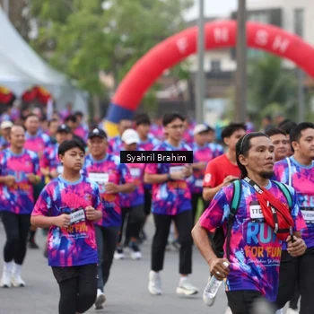 Runner Photo 7611863