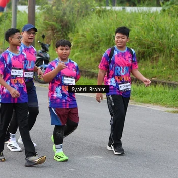 Runner Photo 7611869