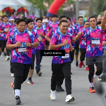 Runner Photo 7611875
