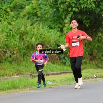 Runner Photo 7611921