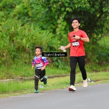 Runner Photo 7611923