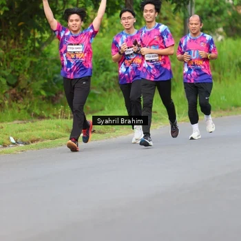 Runner Photo 7611959