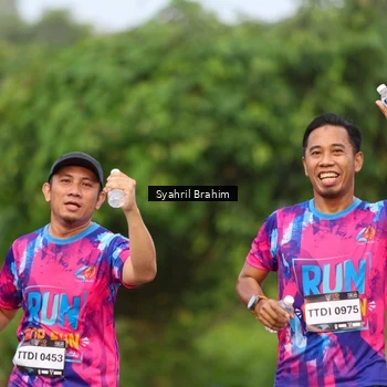 Runner Photo 7611985