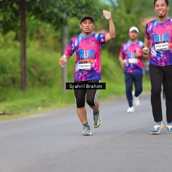 Runner Photo 7611989