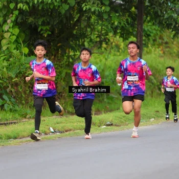 Runner Photo 7611990