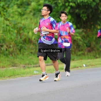 Runner Photo 7612001