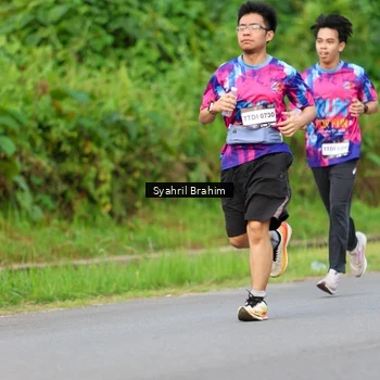 Runner Photo 7612015