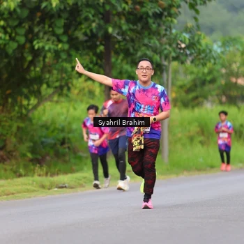 Runner Photo 7612016