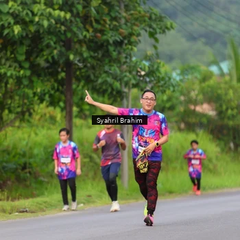 Runner Photo 7612019