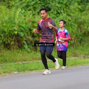 Runner Photo 7612021