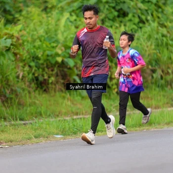 Runner Photo 7612024