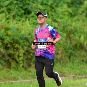 Runner Photo 7612068
