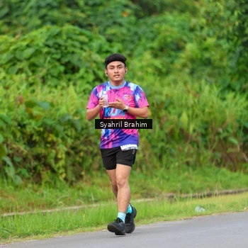 Runner Photo 7612072