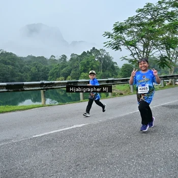 Runner Photo 7612073