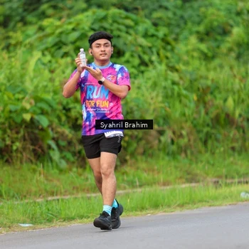 Runner Photo 7612076