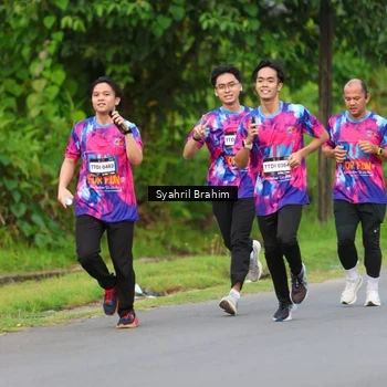Runner Photo 7612078