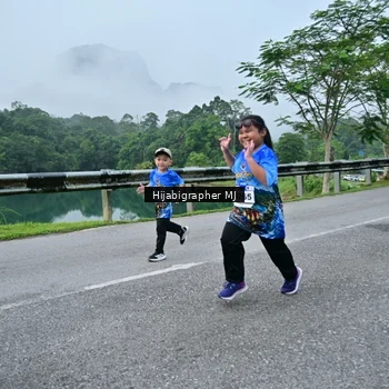 Runner Photo 7612085