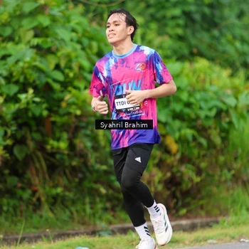 Runner Photo 7612086