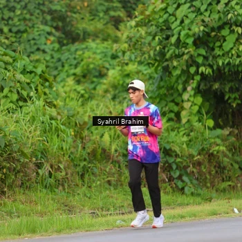Runner Photo 7612091
