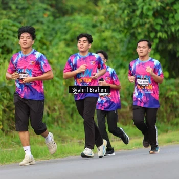 Runner Photo 7612098