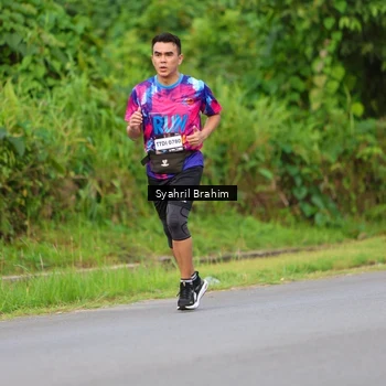 Runner Photo 7612112