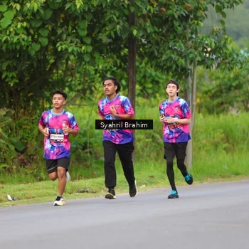 Runner Photo 7612120