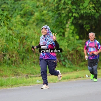 Runner Photo 7612125