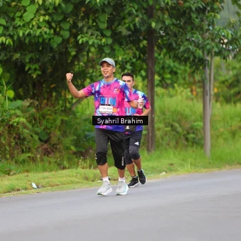 Runner Photo 7612136
