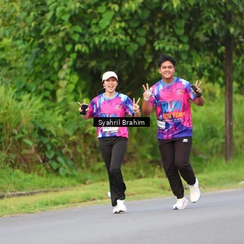 Runner Photo 7612172