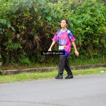 Runner Photo 7612181
