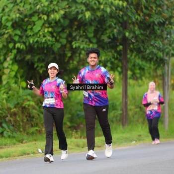 Runner Photo 7612190