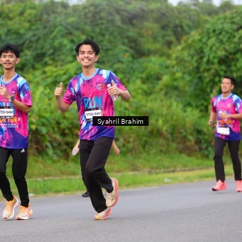 Runner Photo 7612208