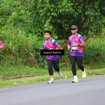 Runner Photo 7612209