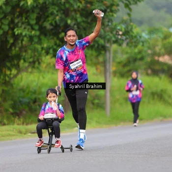 Runner Photo 7612210