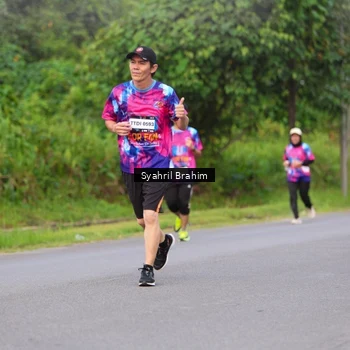 Runner Photo 7612240
