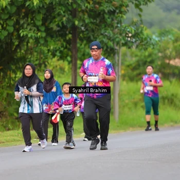 Runner Photo 7612299