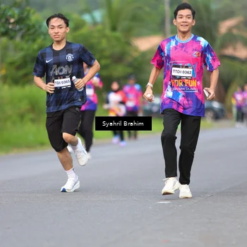 Runner Photo 7612314