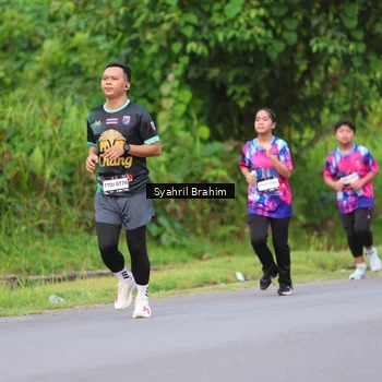 Runner Photo 7612348