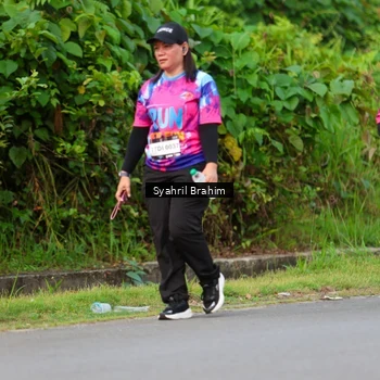 Runner Photo 7612372