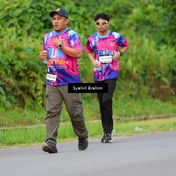 Runner Photo 7612381