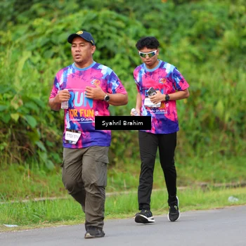 Runner Photo 7612389