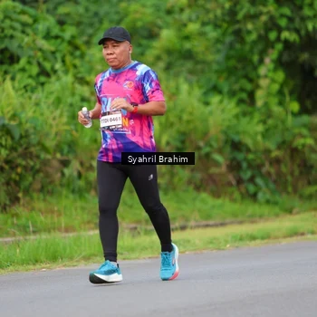 Runner Photo 7612391