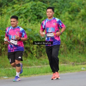 Runner Photo 7612405