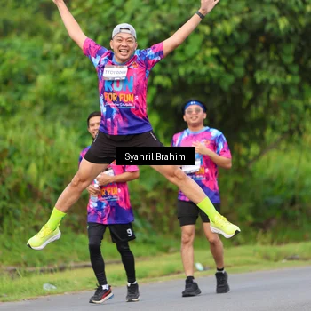 Runner Photo 7612412