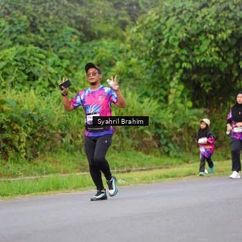 Runner Photo 7612425