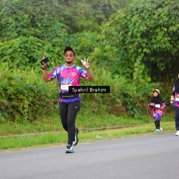 Runner Photo 7612431