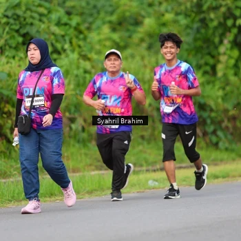 Runner Photo 7612444