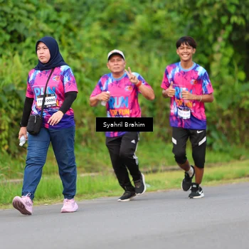 Runner Photo 7612453