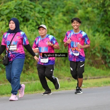 Runner Photo 7612464