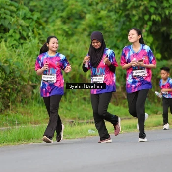 Runner Photo 7612470